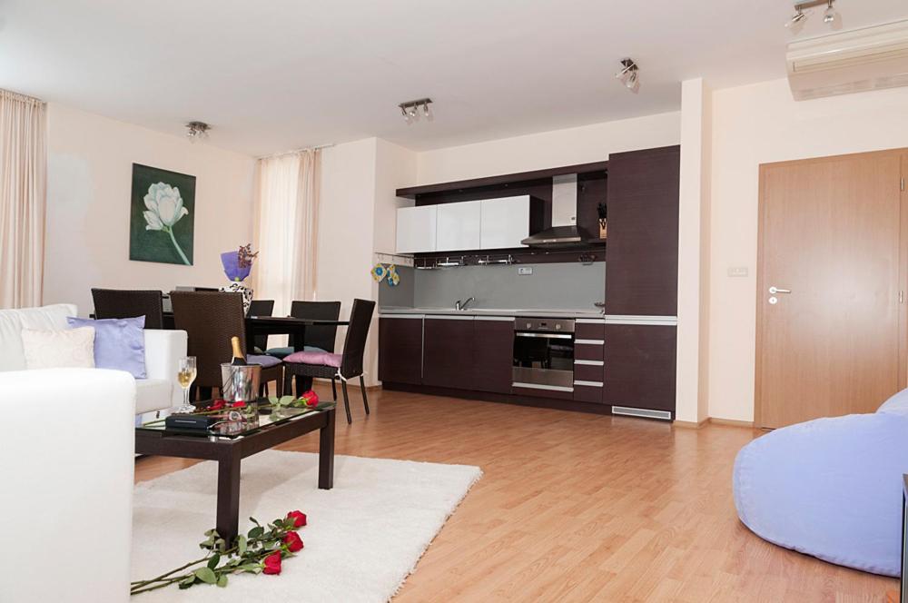 Sea Dream Rental Apartments Varna Esterno foto